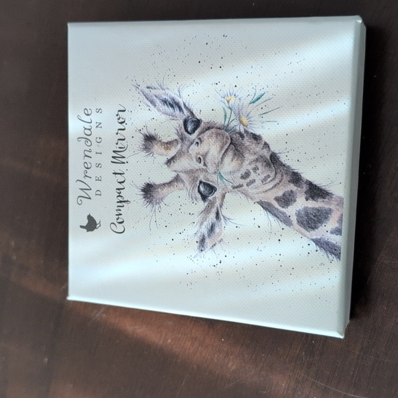 New Wrendale designs by Hannah Dale giraffe compact mirror - Picture 1 of 4